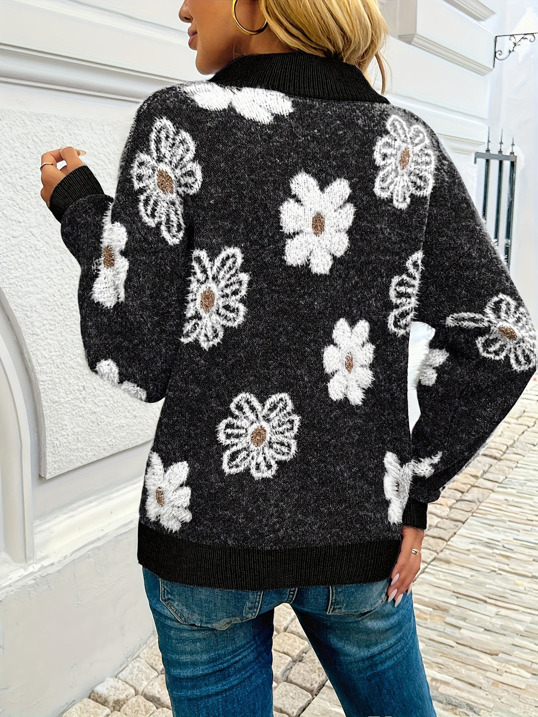 Maya Zip-neck pullover with floral pattern
