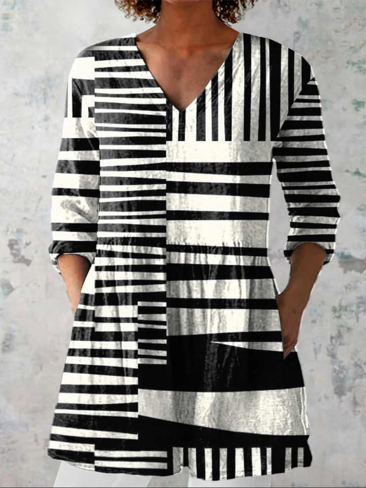Capri | Extended V-Neck Top